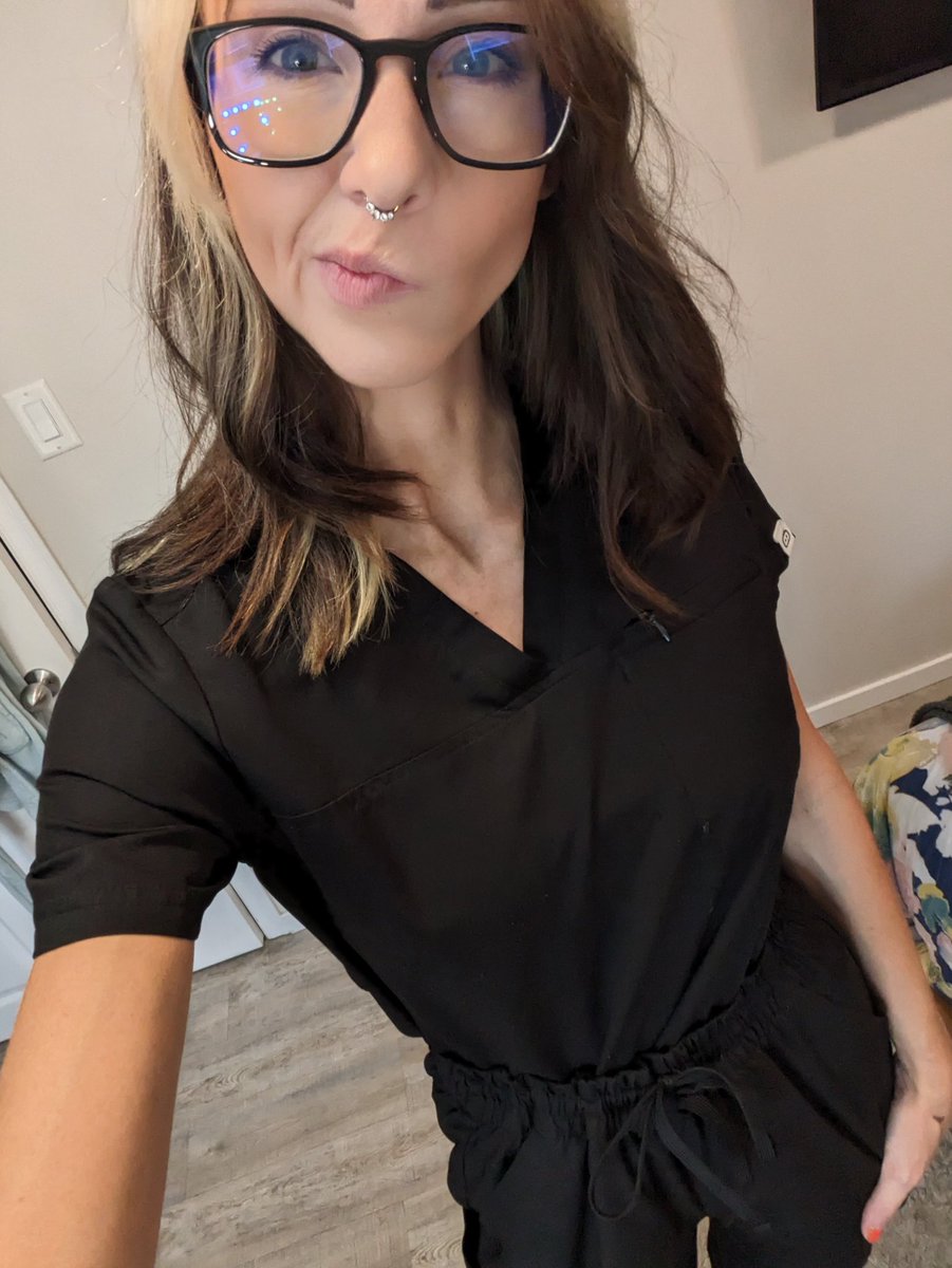 Jessilynxxo's tweet photo. Won't be online tonight working late 😞 I'll be online next weekend for my birthday🎈 perhaps some games 😀 https://t.co/217qmyqfaA