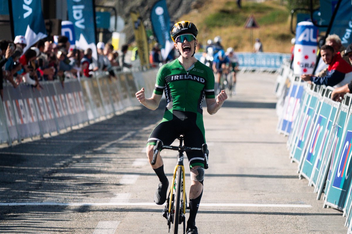 tourdelavenir's tweet photo. ☘️🏆 @rrchieryan brille au Mont-Cenis

L’Irlandais s’impose en solitaire après une attaque dans la dernière ascension ! 🇮🇪

📸 Anouk Flesch

#TDAV #TourdelAvenir ✨ https://t.co/PGRxjLrEJW
