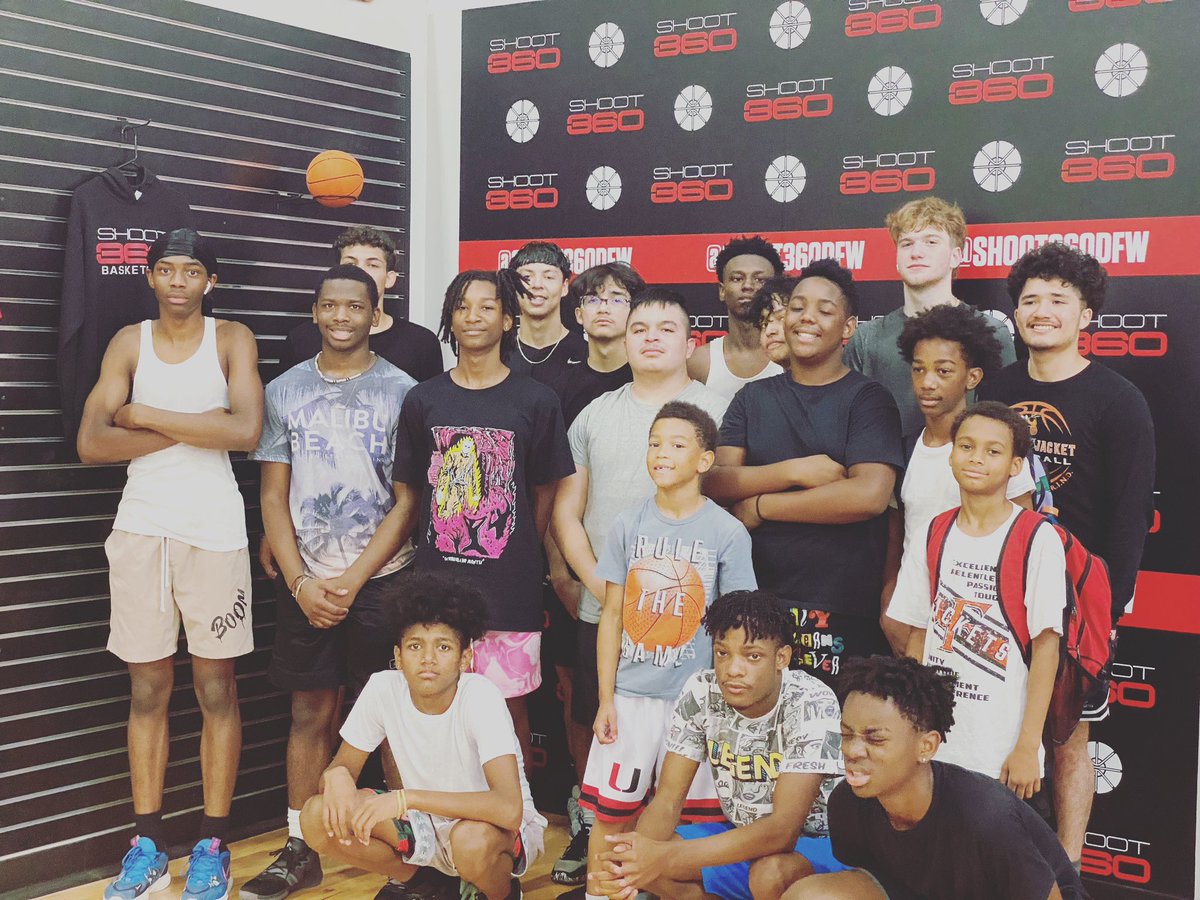 FerrisBasketba1's tweet photo. Great Time watching these guys have fun at @Shoot360DFW very appreciative of the opportunity and experience that you allowed this guys to have! #FTAB https://t.co/9GCCiaH3Jy