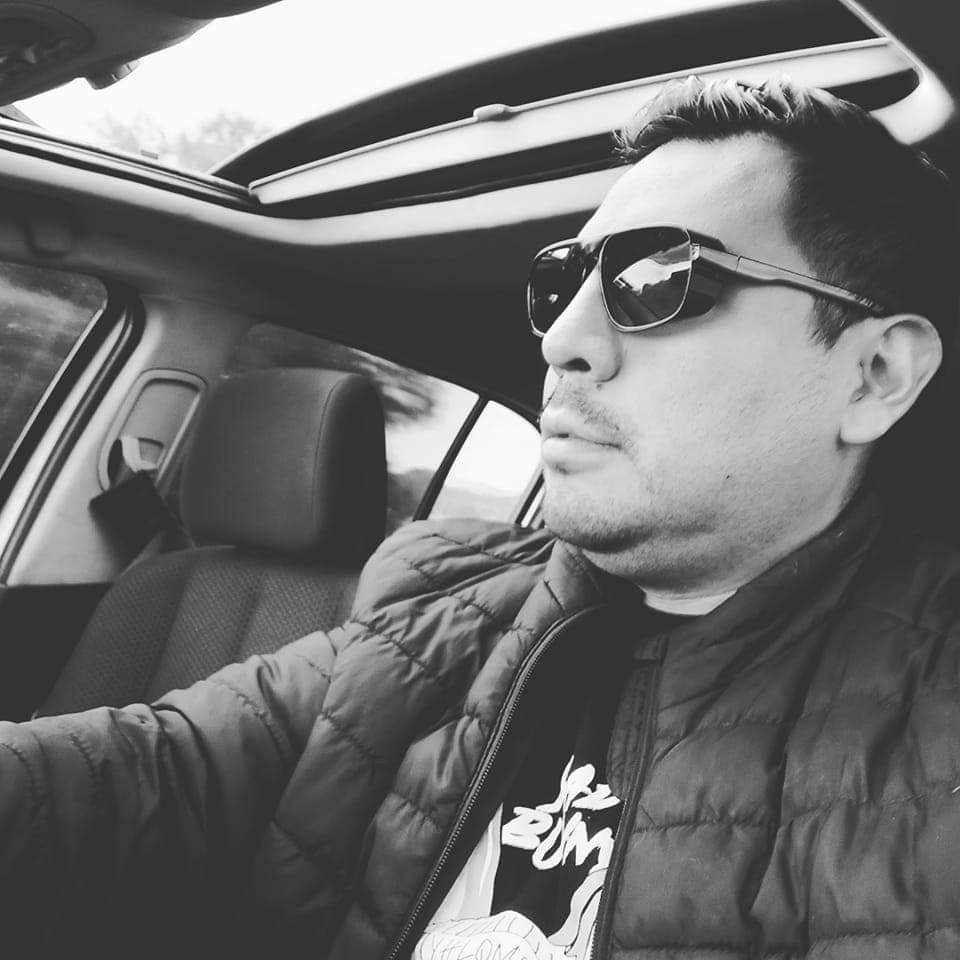 Peruzito's tweet photo. #NuevaFotoDePerfil https://t.co/92hDKLm6N4