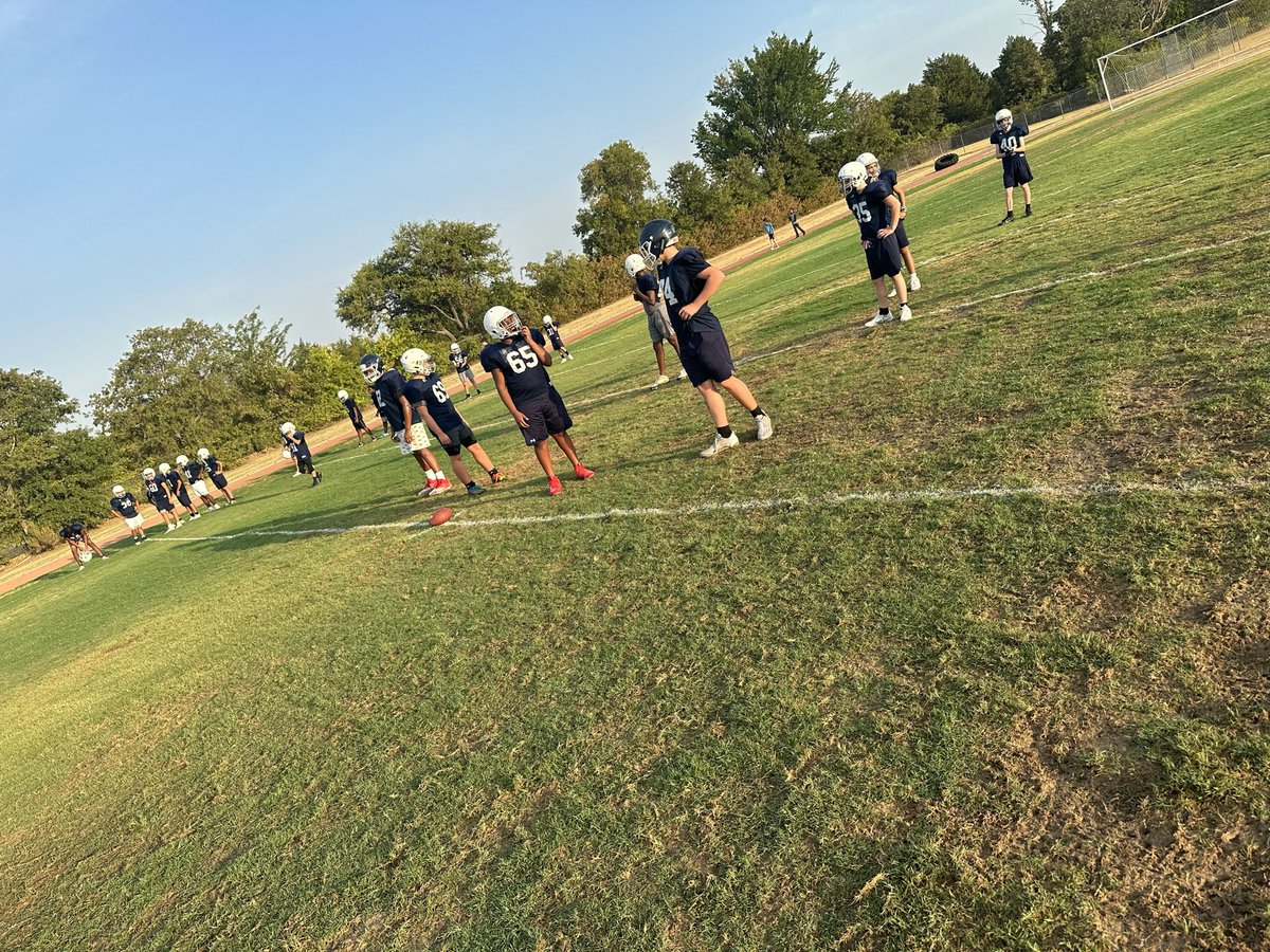 CoachShawD's tweet photo. Continuing the Trench Tradition at Myers! Attention to the details #DLT #ShoreSide #Myers https://t.co/Ctdh6cAkxA