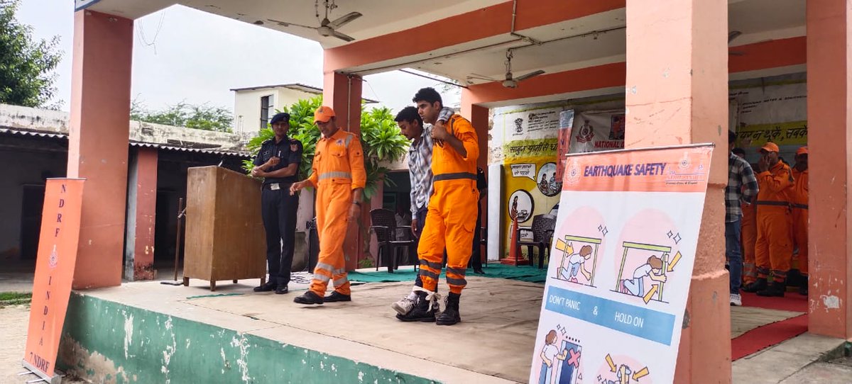 07NDRF's tweet photo. #Team7BnNDRF conducted #SSP under Famex at GSSS Bhudpur, Rewari (HRY).
Topics Covered
Flood safety &amp; Rescue Techniques
CPR
Bandage
Bleeding Control
Splinting 
Dos &amp; Don'ts during Earthquake
Precautions during Heat Waves
@ndrfhq 
@atulkarwal
@ndmaindia 
@cmohry
@ANI 
@pib_india https://t.co/5wbe08Jtbd