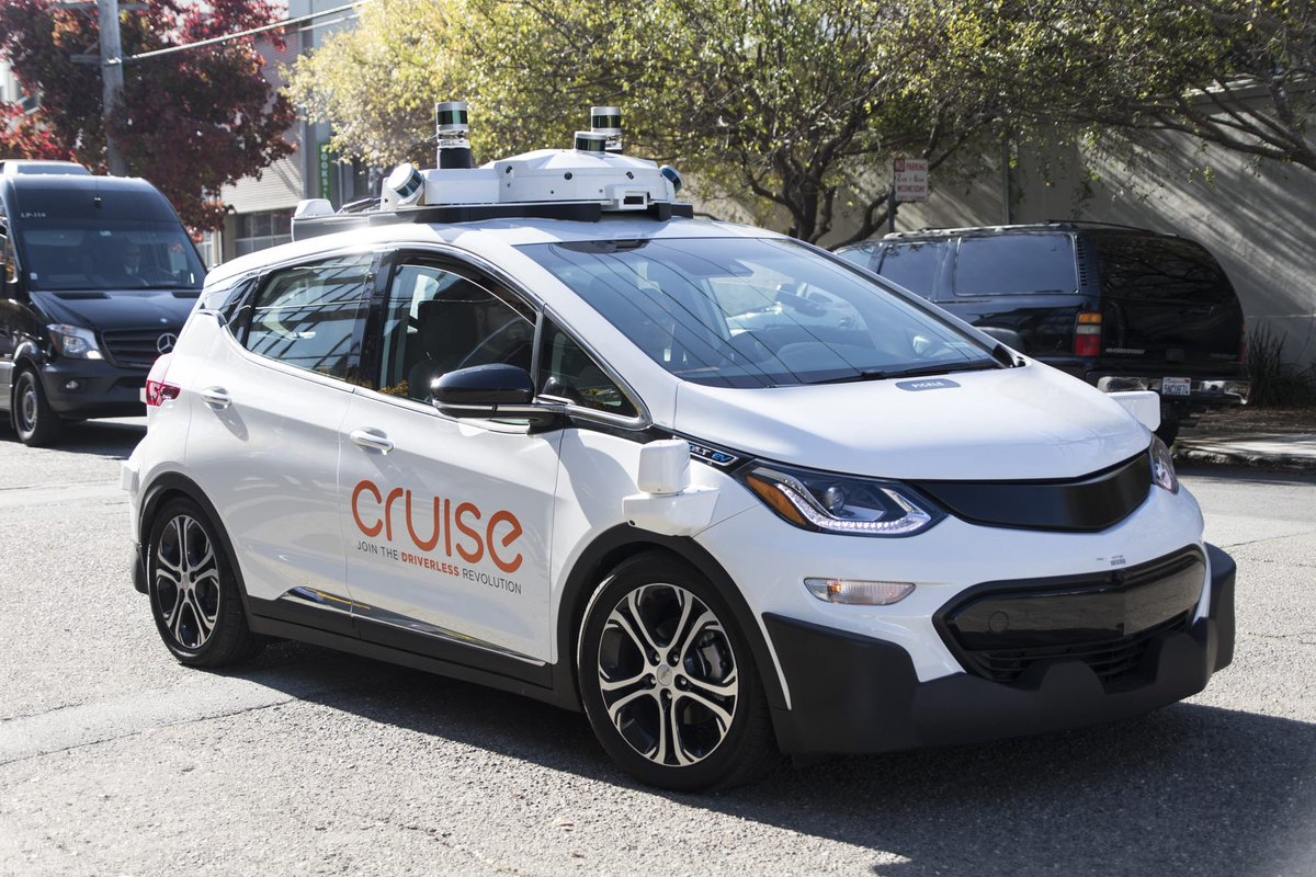 farzyness's tweet image. Tesla's FSD v12 is a REALLY big deal.

Last night @elonmusk livestreamed a ~45-minute video of a Model S driving itself around using Tesla's latest self-driving software, FSD v12.

Self-driving is something the company has been trying to solve since Tesla Autopilot was released…