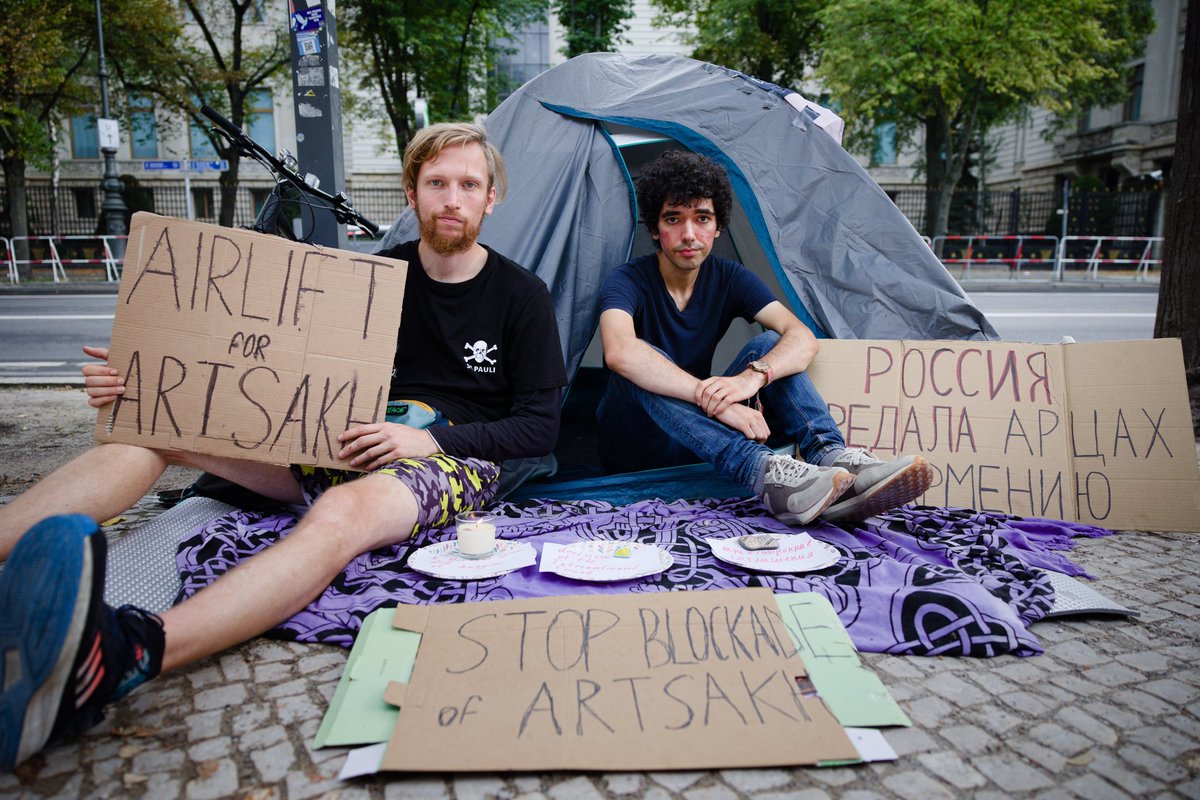 MakichyanA's tweet photo. Second day of our strike in front of the Russian embassy. We are in the city center of Berlin. But there is almost no coverage about the blockade in the German media. It’s 258th day. People are starving. People are dying. People are in despair. #SaveArtsakh https://t.co/y29lJgYqs4