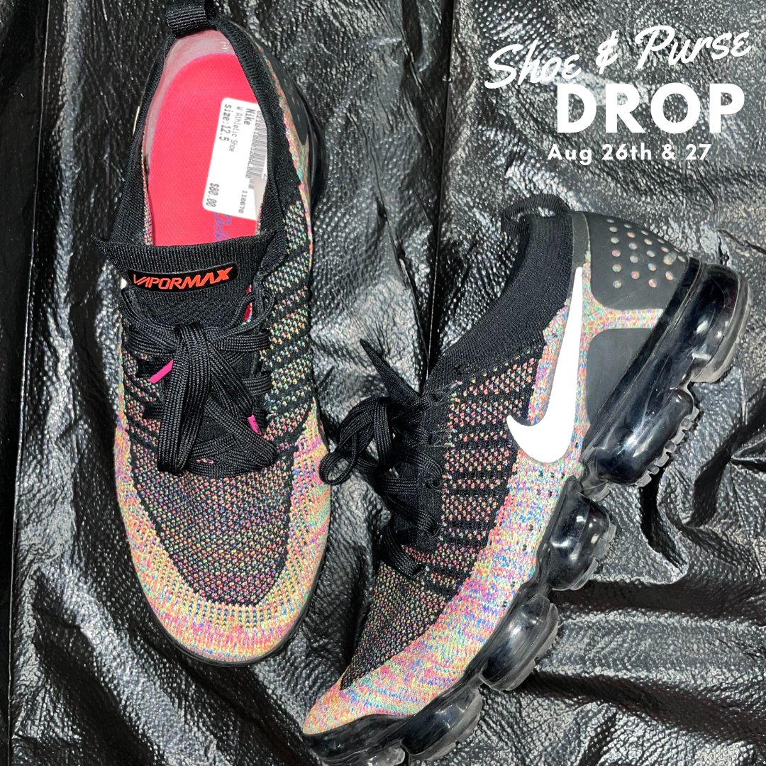 SHOP TODAY! Our Shoe & Purse drop is now in session today! Shop our trendy selection for the event before they sell out!  🛍️😄

Men's Sneakers// Size 12.5  | $80

#shop #shoes #purses #newarrivals #trendy #fashion #menssneakers #size12.5 #limitedstock