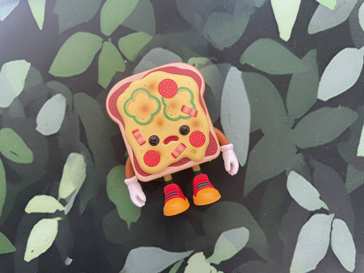 Sweetarcade's tweet photo. Look at these two! 😂 I don’t think I would ever relate to a disappointed looking toast and a sad croissant 😂 https://t.co/smVvaluNLz