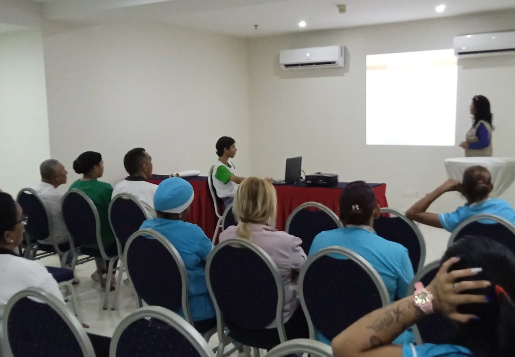 MinecOficial's tweet photo. #Entérate 📣|| En el municipio Mariño del estado Nueva Esparta se llevó a cabo el taller de "Manejo de Desechos y Residuos Sólidos" y también se realizó la formación de #METRAS, a través de temas ambientales que impulsan el cuidado y la preservación de la #MadreTierra. https://t.co/J5kWjmj5Wy