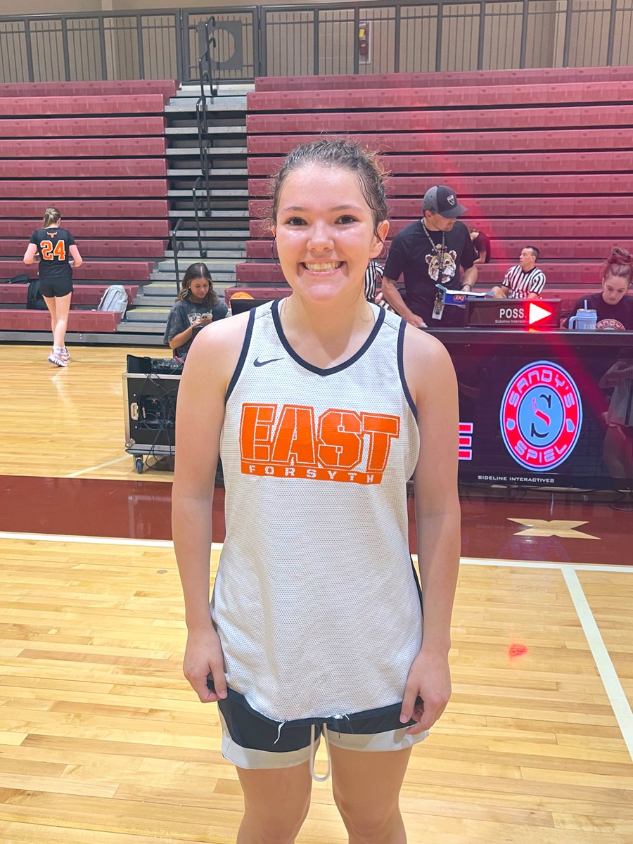 ‘24 <a href="/nora_swafford/">Nora Swafford</a> (East Forsyth) is the ultimate floor general. She has a very strong handle, elite court vision &amp; probes the defense every possession…

The way she controls the pace &amp; tempo, not many have that ability.

📌<a href="/KyleSandy355/">Kyle Sandy</a>
📌<a href="/SandysSpiel/">Sandy's Spiel</a>

#SandysSpielFallLeague