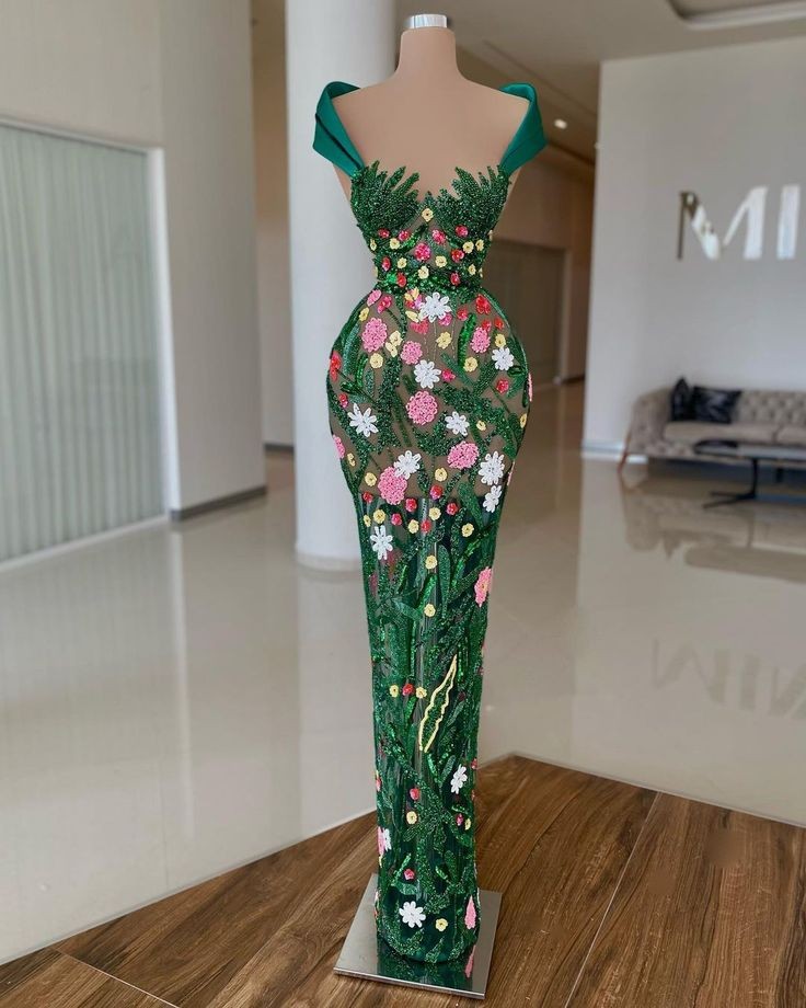 Grachidex's tweet photo. Ladies pick a dress https://t.co/gpdZRhBUVo