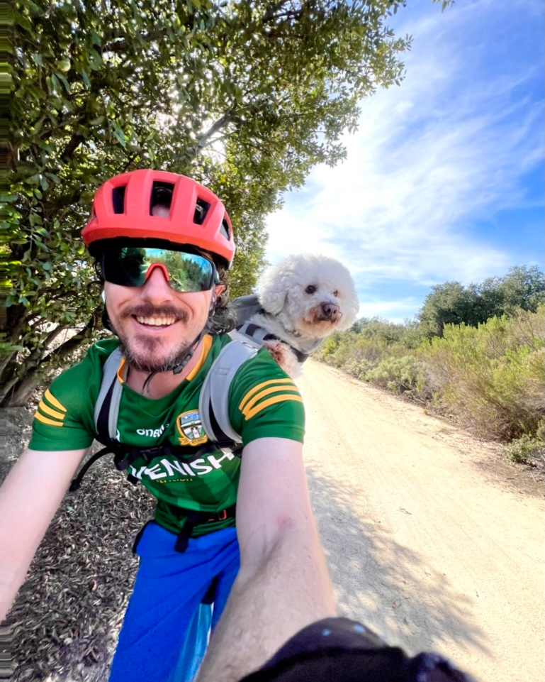 gearcoop's tweet photo. #MiniCooper Max tagged along with #GearCooper Ryan for this morning’s ride. 🐾 🚲 It’s like he knew it was #NationalDogDay or something. 😉

#dogs #doglover #furbaby #fourleggedfriend #biking #cyclist #GearCooper #ThriveOutside https://t.co/XiYNgRkDR8