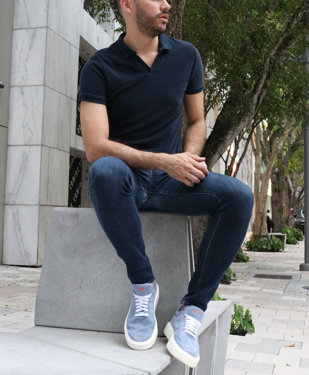 Full-grain calf leather that's crafted, dyed, and burnished by hand. ⁠Put that all together, and you get one high quality pair of shoes 🔥⁠
.⁠
.⁠
.⁠
#AceMarksShoes #StyleAceMarks #mensfootwear #dressshoes #menwithstyle #mensfashionpost #menstyle #mensfashion