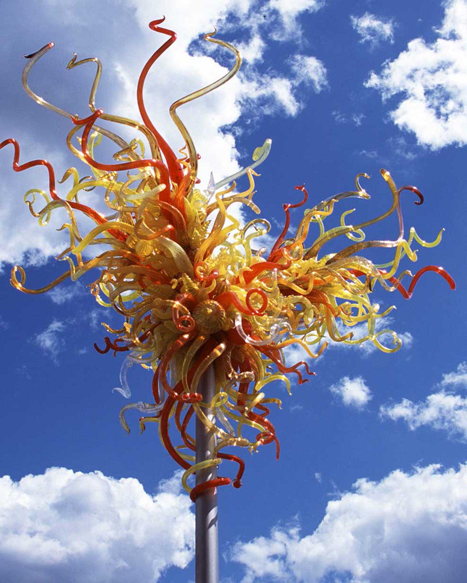 ChihulyStudio's tweet photo. "Yellow Asymmetrical Tower" (2005) at the Royal Botanic Gardens, Kew, London. https://t.co/WXO8FqEVXE © Chihuly Studio

#Chihuly #DaleChihuly #ChihulyGlass #Glassblowing #ChihulyTowers #Exhibitions #ChihulyExhibitions #RoyalBotanicGardens #Kew #London @KewGardens https://t.co/NGVGlsCVnq