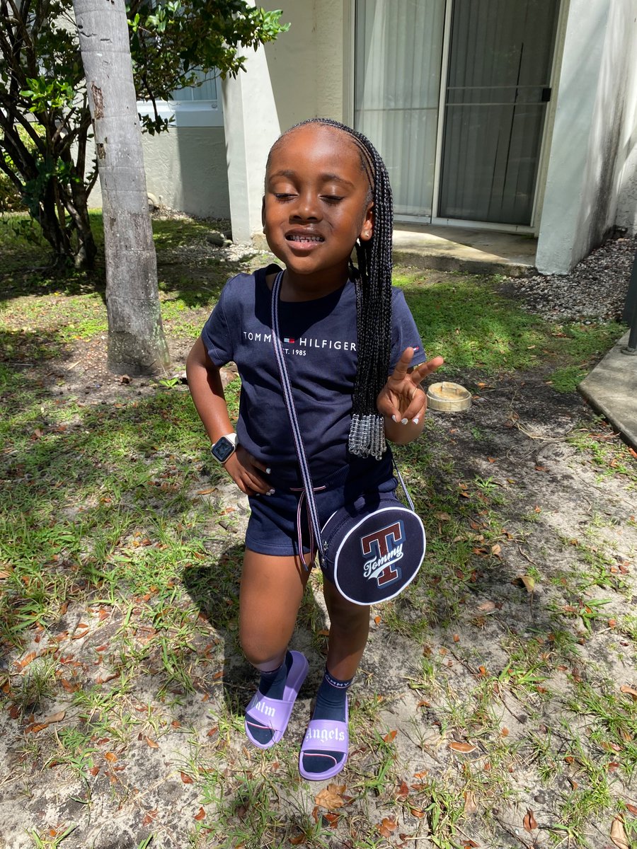ThegirlZY_'s tweet photo. So Obsessed with you❤️ #MommyPrincess https://t.co/YaFRB1Mb68