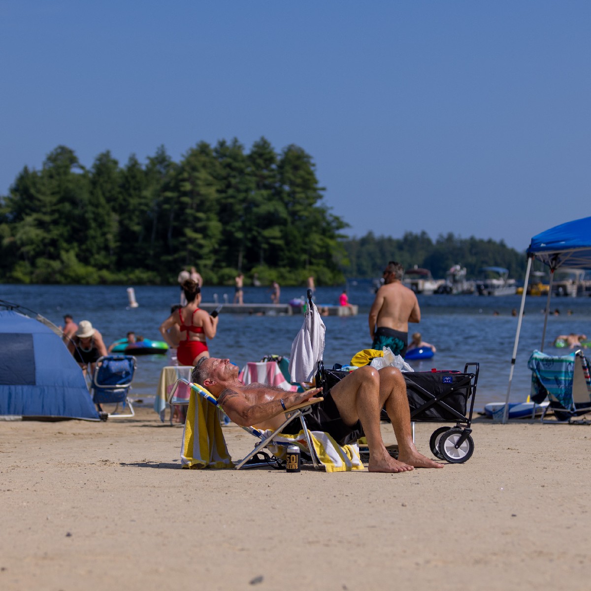 Beach, please! We're all about that Vitamin Sea. (Or, Vitamin Lake?) Happy National Beach Day! 🌊