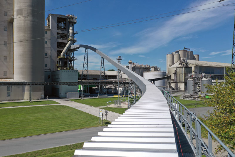 rockproducts's tweet image. Mining companies are constantly striving to improve the efficiency and sustainability of #miningoperations by identifying and implementing new innovative solutions.

Find out more about sustainability in the #miningindustry @BEUMERGroup: ow.ly/8beC50PCwfI