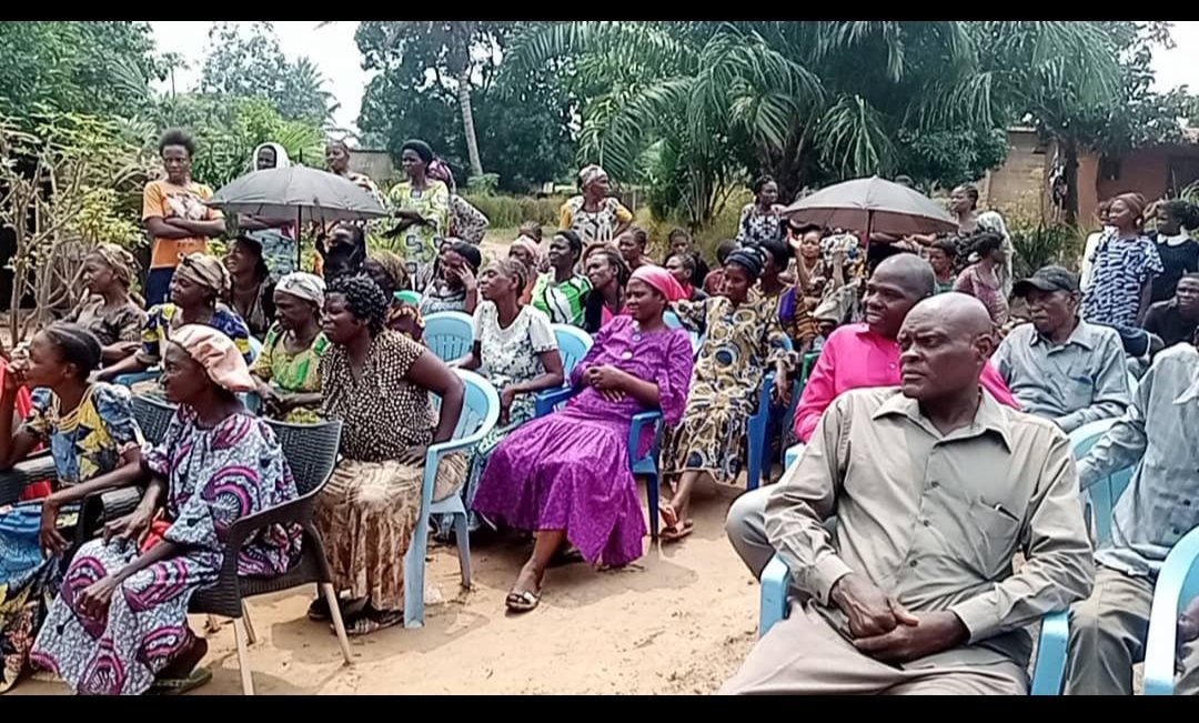 nkosa_lucien's tweet image. #RDC-CDER: #VISIBILITE
#AGRANDISSEMENT: Aucune ville sans Cder le Prof Franck NYONGOLO NGANDU porte plus haut l'intendard du CDER parti cher a SEM JEAN LUCIEN BUSSA #TSHILENGI #GRAND KASAÏ . Le cder en marche pour la réélection de @fatshii13 . @WillyBussa1 @JeanlucienB