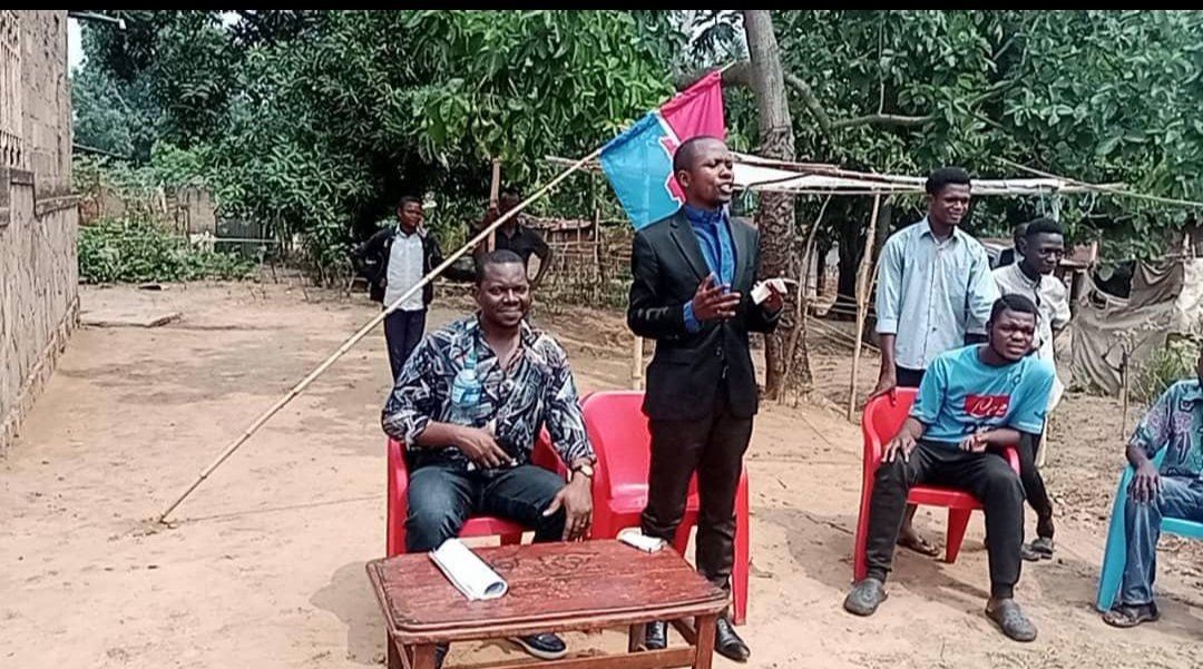 nkosa_lucien's tweet image. #RDC-CDER: #VISIBILITE
#AGRANDISSEMENT: Aucune ville sans Cder le Prof Franck NYONGOLO NGANDU porte plus haut l'intendard du CDER parti cher a SEM JEAN LUCIEN BUSSA #TSHILENGI #GRAND KASAÏ . Le cder en marche pour la réélection de @fatshii13 . @WillyBussa1 @JeanlucienB