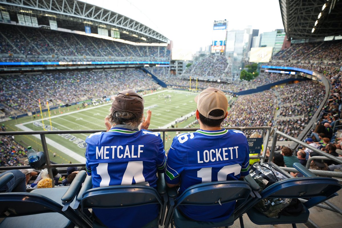 Say it with us, it’s GAMEDAY‼️👀