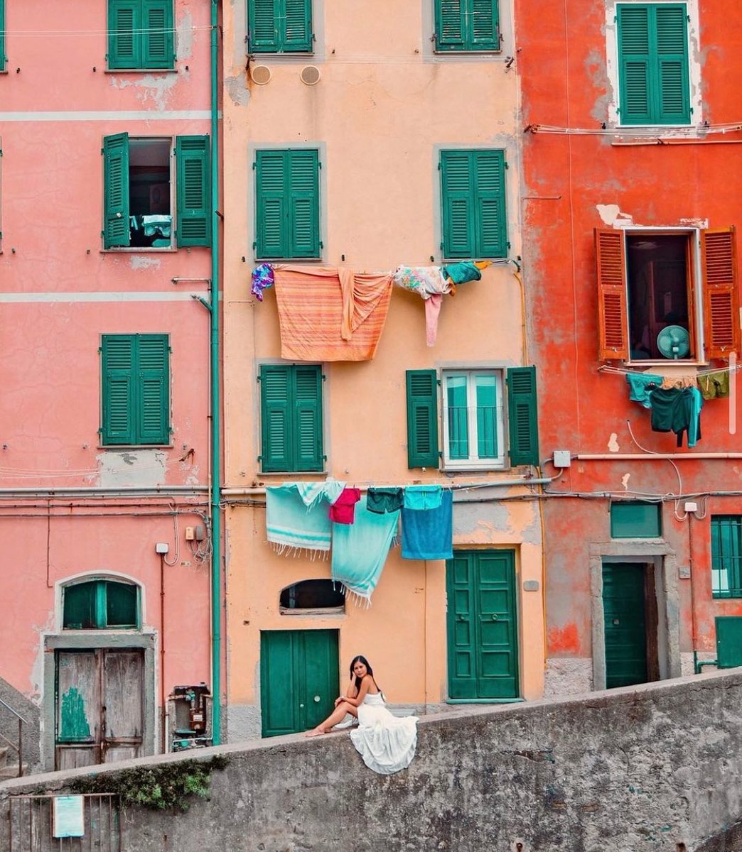 sheisnotlost's tweet photo. 🌍 anniesbucketlist is Not Lost 🌍 in Cinque Terre, Italy #sheisnotlost https://t.co/v1JuZ5SMmt https://t.co/YvMZEqxQgr