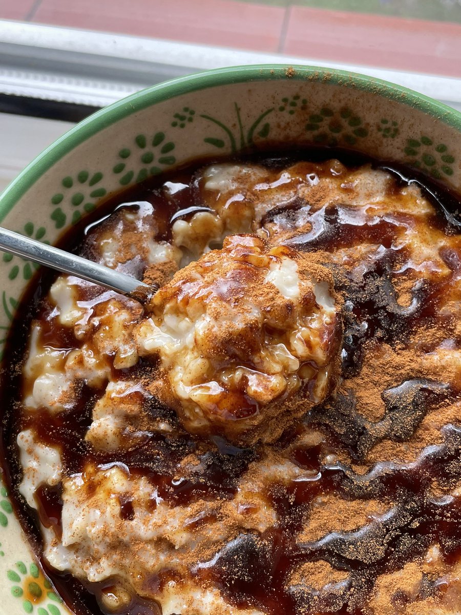 graciesbakes's tweet photo. cinnamon and date syrup oats ^__^ https://t.co/Lzzr1p7RYp