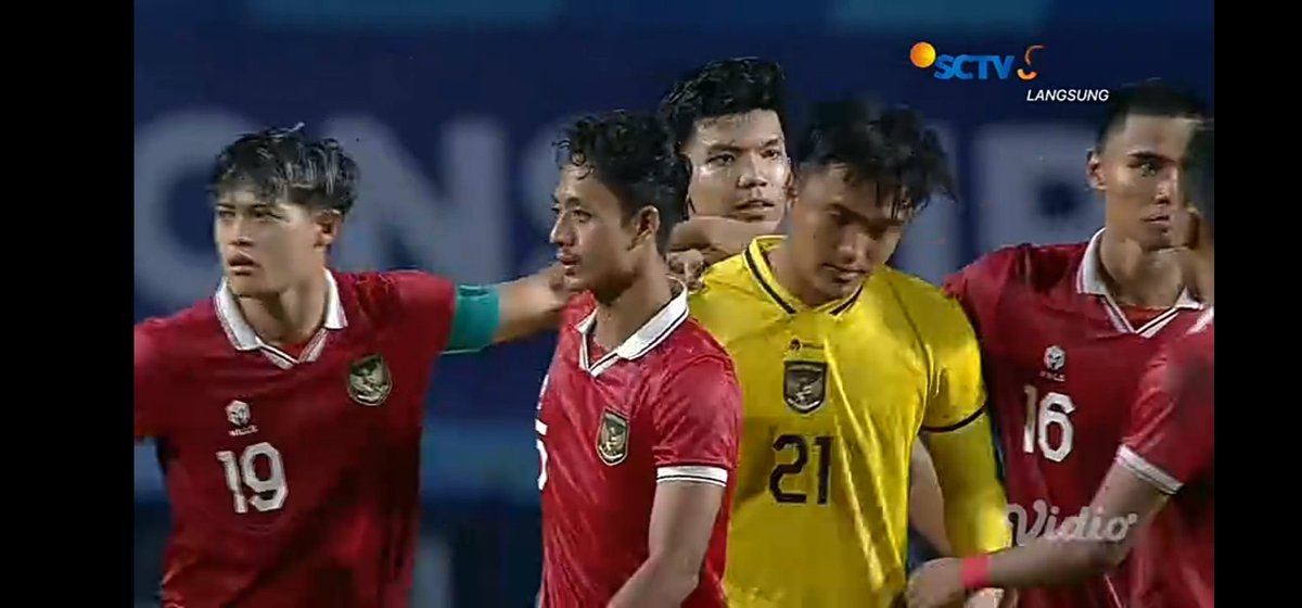 liaranurulita21's tweet photo. gapapaa, ernando asli keren banget udah save beberapa kali yg riskan masuk, semuanya juga hebat sampai main 100 menit lebih, semangat terus garuda muda!!  #TimnasDay https://t.co/dHkLJY4xDJ