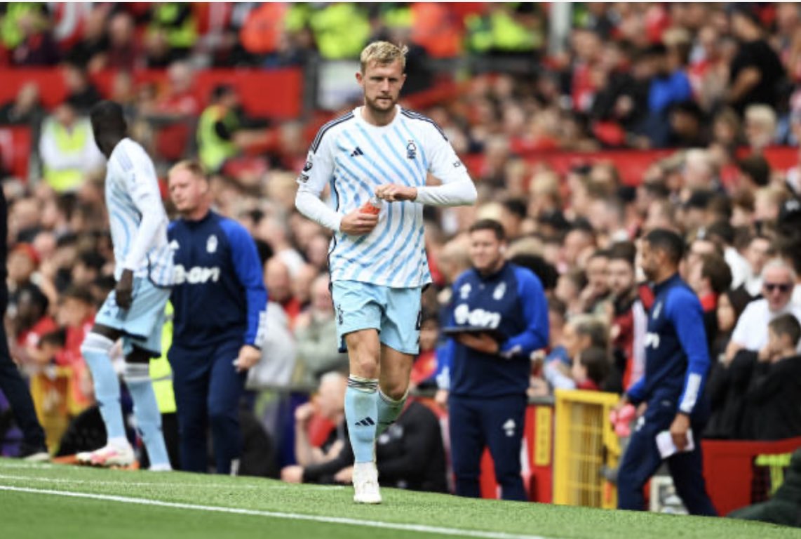 Forest_No_22's tweet photo. Stuart Atwell needs banning.
Rob Jones in VAR office needs banning.

Mike Dean proved it with his comments this week.
Refs are corrupt cheats favouring their mates and the rich clubs.

F*CK OFF
#NFFC https://t.co/0Nv01UUfQw