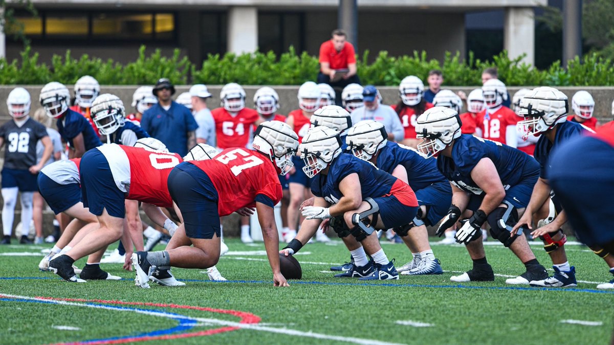 DuqFB's tweet photo. One week away from getting our season underway.

Read up on the 2023 Dukes ⤵️
https://t.co/TW9NhJWx93

#GoDukes https://t.co/dHBXfcRiDW