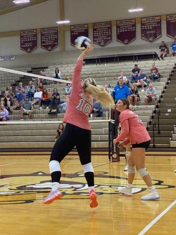 CrestwoodVolle1's tweet photo. @cwoodreddevils Some Varsity pictures from todays matches! 🏐🎉 https://t.co/vhoUAxbfIl