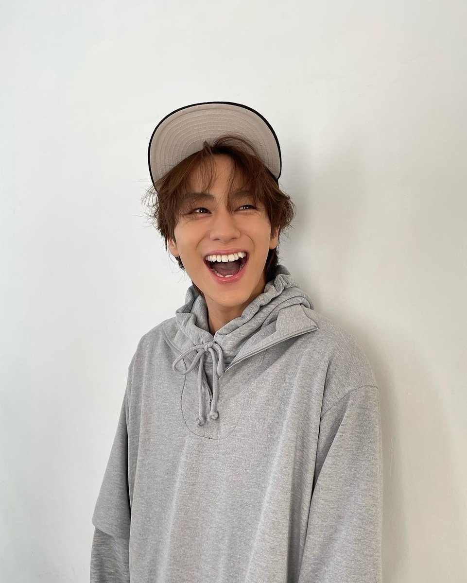 bkriri_2's tweet photo. カレンダーのオフショいっぱいありがと😭✨個人的にヒョウ柄シャツがむちゃくちゃ刺さったよ🐅カッコいい!イケメン過ぎた🤦
#山下幸輝 #カレンダー
#1WeekChallenge https://t.co/kyLoZyZAwi