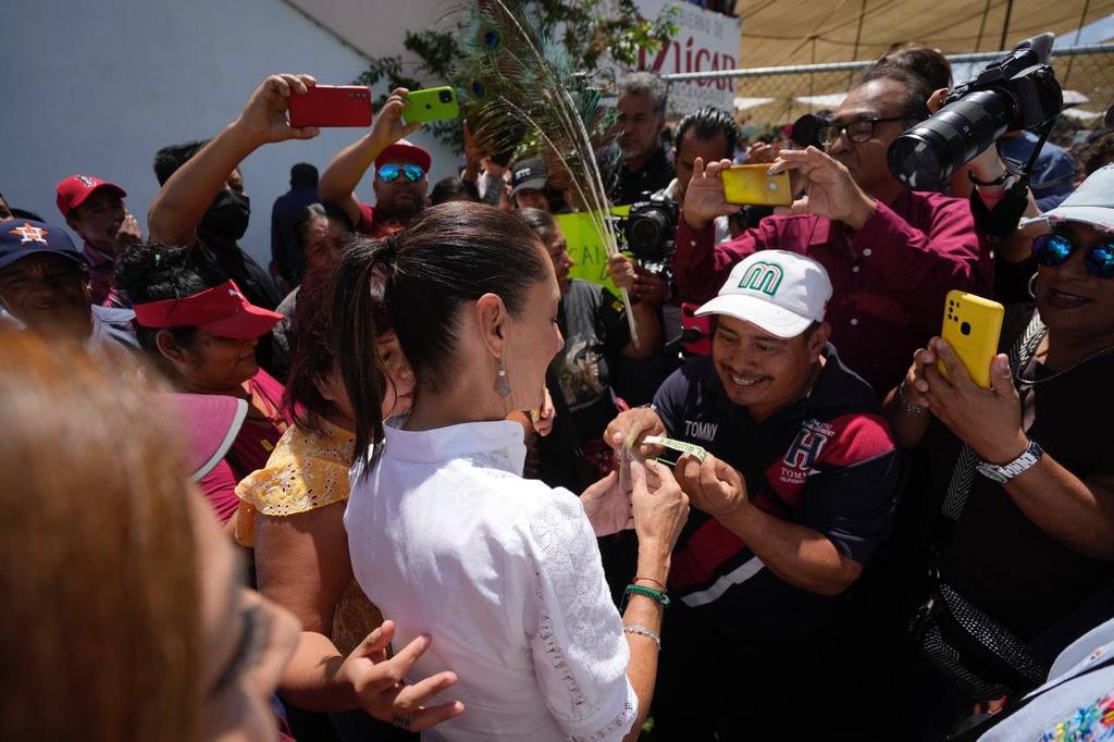 chris890163's tweet photo. #claudiadores  #Vamosconclaudia los mejor está por comenzar cambiando el rumbo de México https://t.co/PygXUlFNrV