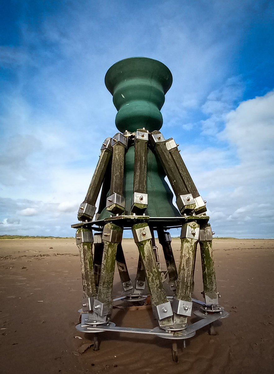 Just_J4mie's tweet photo. When you go to the beach and find a bell, an abandoned castle and an abandoned tank. It was a good trip 

#coast #beach #beachlife #mablethorpe #LINCOLNSHIRE 

@timeandtidebell https://t.co/hK4uaUJfek