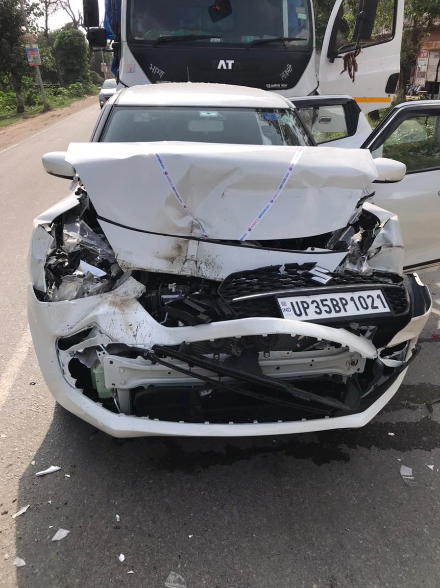 Crimere65453018's tweet photo. बंथरा लखनऊ।।
 एक्सीडेंट हुआ और पुलिस ने पीड़ित का मुकदमा ना दर्ज कर टहला दिया पीड़ित परिवार समेत घायल हुआ बावजूद इसके बंथरा पुलिस का मुकदमा ना दर्ज करना अधिकारियों को संज्ञान लेना चाहिए।
@adgzonelucknow @Uppolice @dgpup @homeupgov @brajeshlive @lkopolice @Igrangelucknow https://t.co/bgvzIcuW63