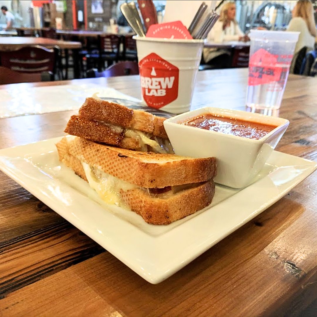 Feast your eyes on THE Gourmet Grilled Cheese. 🤤

#BrewLabKC #KCBeer #KCBeers #KansasCityBeer #CraftBeer #KansasEats #KansasBrews #KansasFoodie#PitcherPerfect #BrewLabBreweryKitchen #BrewLabKitchen #KansasRestaurant