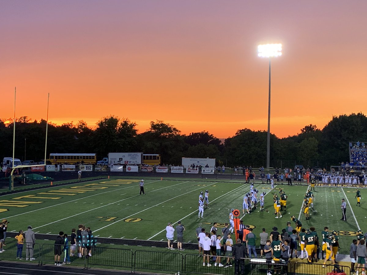 kuhnke's tweet photo. @AppalachianPro1 Huntington High vs Spring Valley https://t.co/w5AvL82Q5z