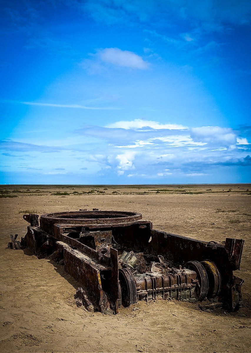 Just_J4mie's tweet photo. When you go to the beach and find a bell, an abandoned castle and an abandoned tank. It was a good trip 

#coast #beach #beachlife #mablethorpe #LINCOLNSHIRE 

@timeandtidebell https://t.co/hK4uaUJfek