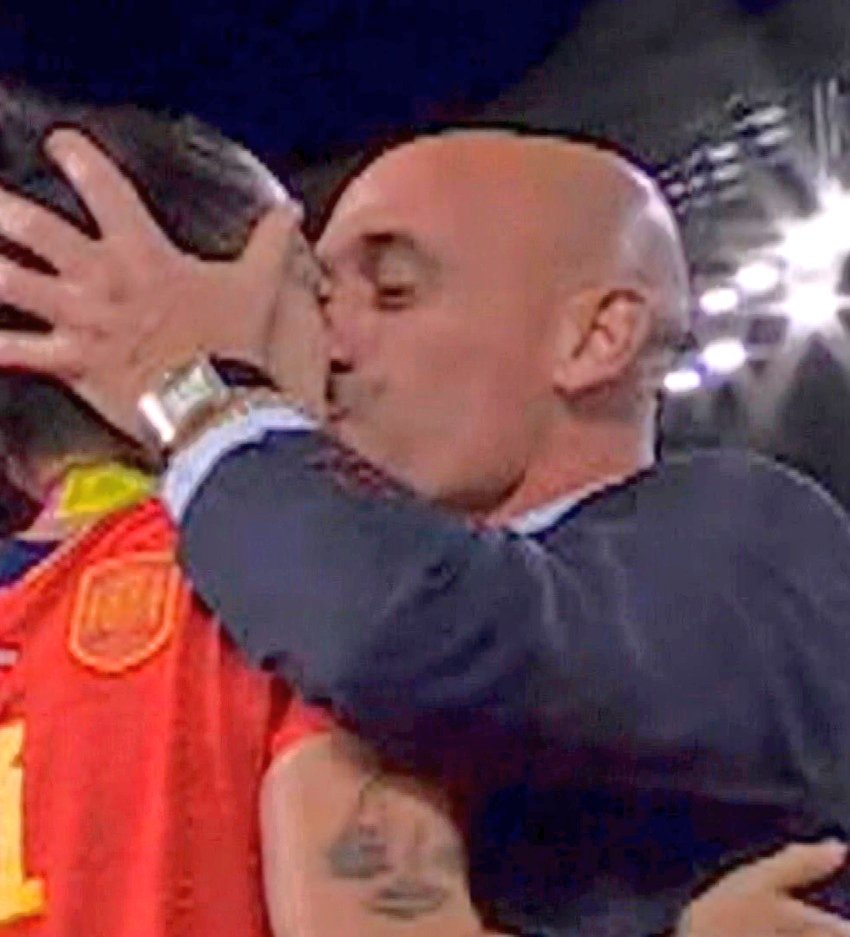 CARLOSPARRAE's tweet image. Los #picos qué perdurarán a lo largos de los años.
#RubialesInhabilitacion