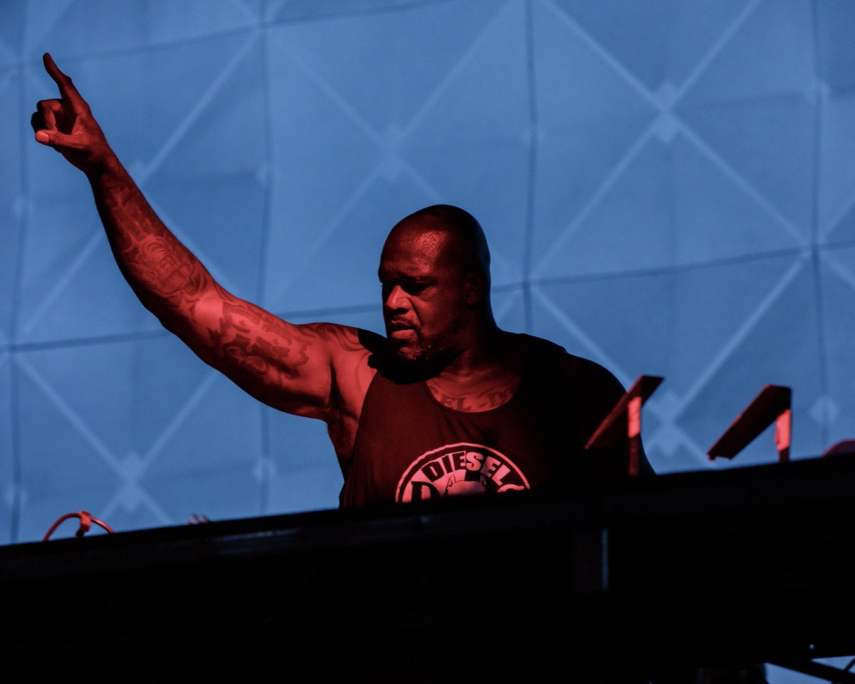 Tonight, @SHAQ takes control of The Brooklyn Mirage with a @DJDiesel set plus @Habstrakt, @JessicaAudifred, @Emorfik_, @Celomusic_ & more 🔥 Doors open at 4pm. Limited tickets will be available at the box office, grab final advance tickets now → link.dice.fm/Zadae7649529