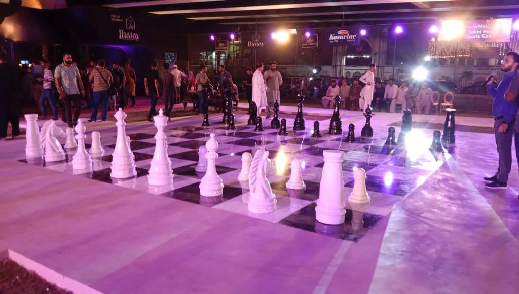 DCKhiCentral's tweet photo. Chess Arena inaugurated under Sakhi Hassan Bridge. Kudos to AC North Nazimabad @HazimBangwar for this wonderful initiative. This shall be a great addition to the landscape of Central and shall promote #Chess https://t.co/3pC85mroxW #Project82 of #Project100. https://t.co/u8hzcL37xV