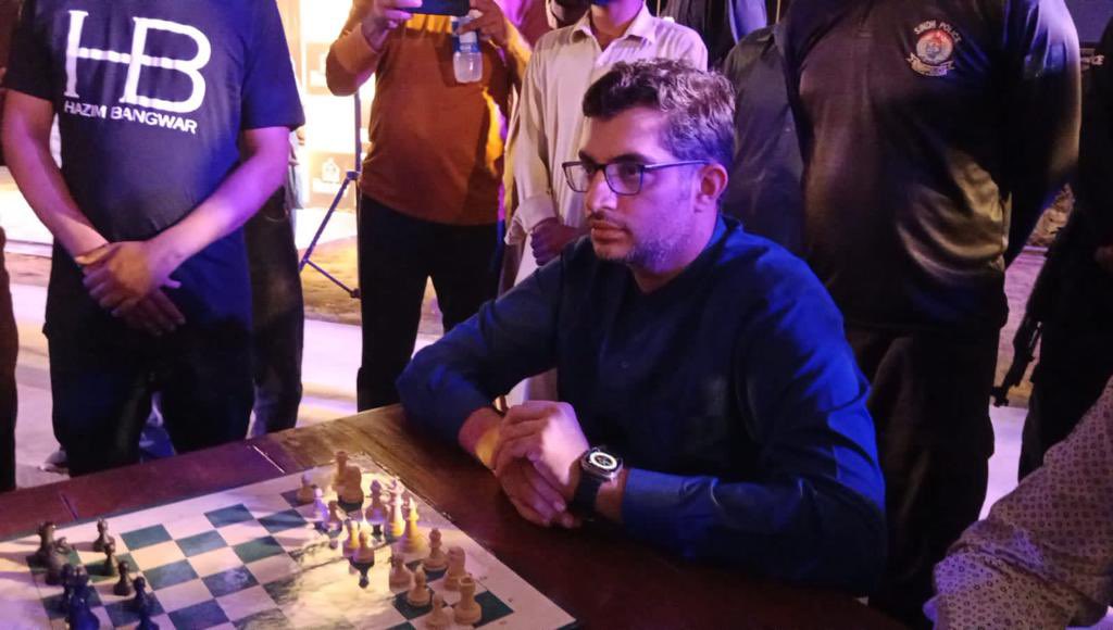 DCKhiCentral's tweet photo. Chess Arena inaugurated under Sakhi Hassan Bridge. Kudos to AC North Nazimabad @HazimBangwar for this wonderful initiative. This shall be a great addition to the landscape of Central and shall promote #Chess https://t.co/3pC85mroxW #Project82 of #Project100. https://t.co/u8hzcL37xV
