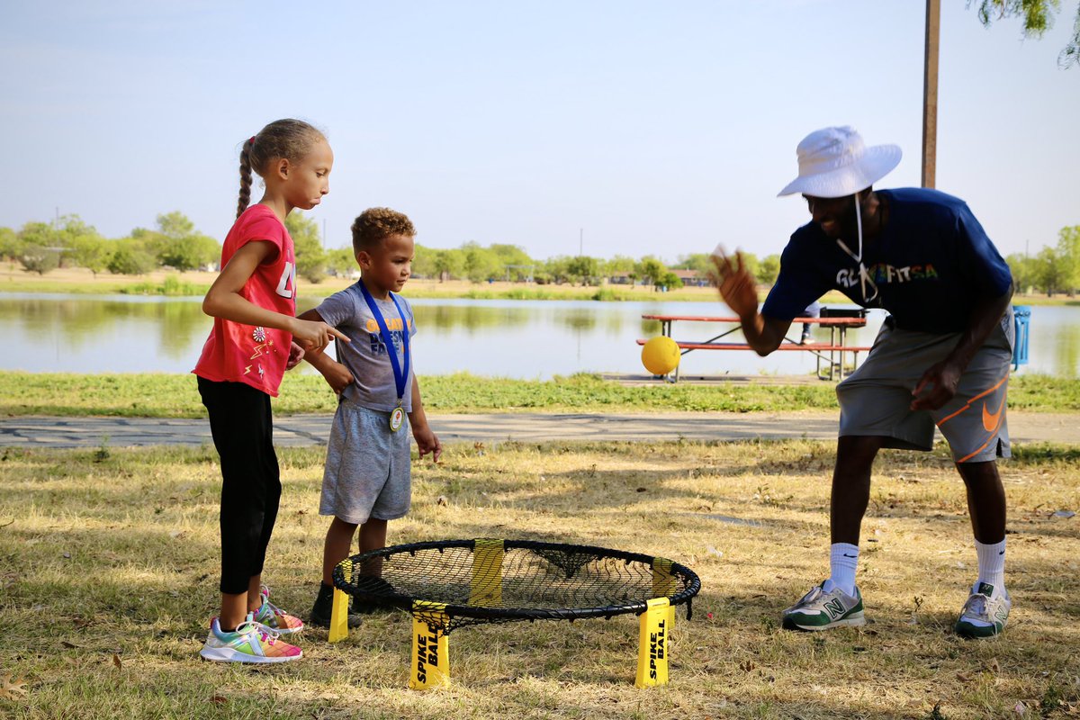 SAParksandRec's tweet photo. TY for joining us this morning for our #GetFitSA - Field Day & Fun Run Event!🏃♀️
Waking up early, working out, & staying active isn’t always an easy choice. 😅 But YOU did it! 💪 Congratulations, thank you, and we can’t wait to see you again.
Get Fit • Stay Active • Be Well 🌿 https://t.co/RGiRqPaV9w