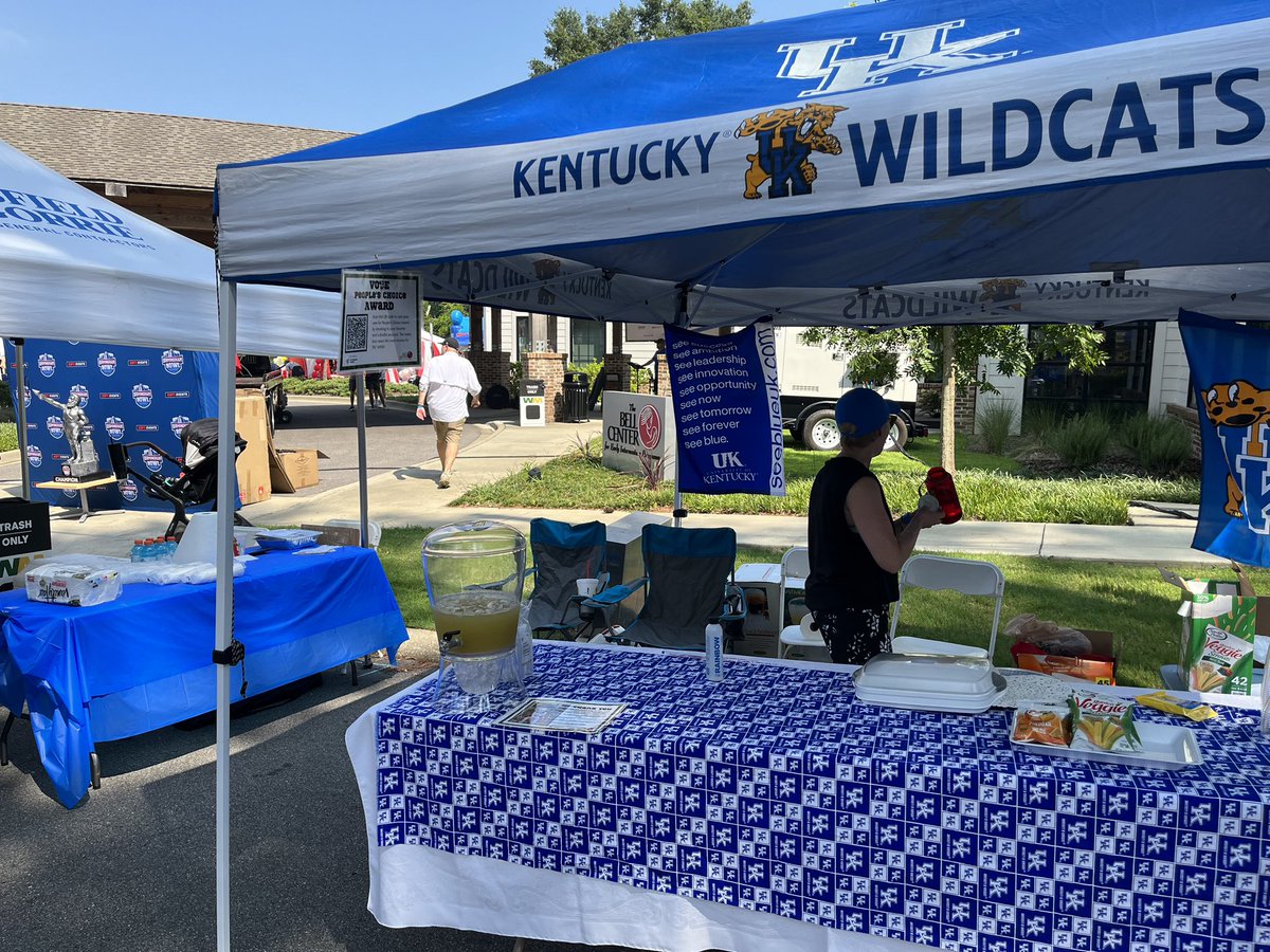 BHMUKAlumni's tweet photo. We’re out here with @thebellcenter for this year’s #tailgatechallenge Come see us and cheer on #BigBlue https://t.co/snOOnRSpw2
