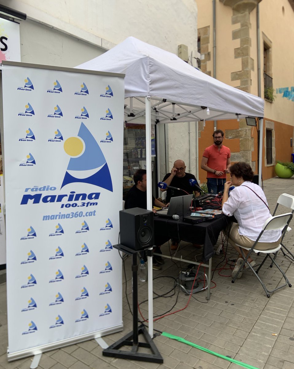 Radio_Marina's tweet photo. @lurdesborrell, Regidora de Cultura d’@ajmalgrat: 
“El català és un idioma molt ric i divers, i la Vila del Llibre és una manera de mostrar la riquesa llingüística que té el català”. 
@Viladelllibre https://t.co/NUXoLr7kvx