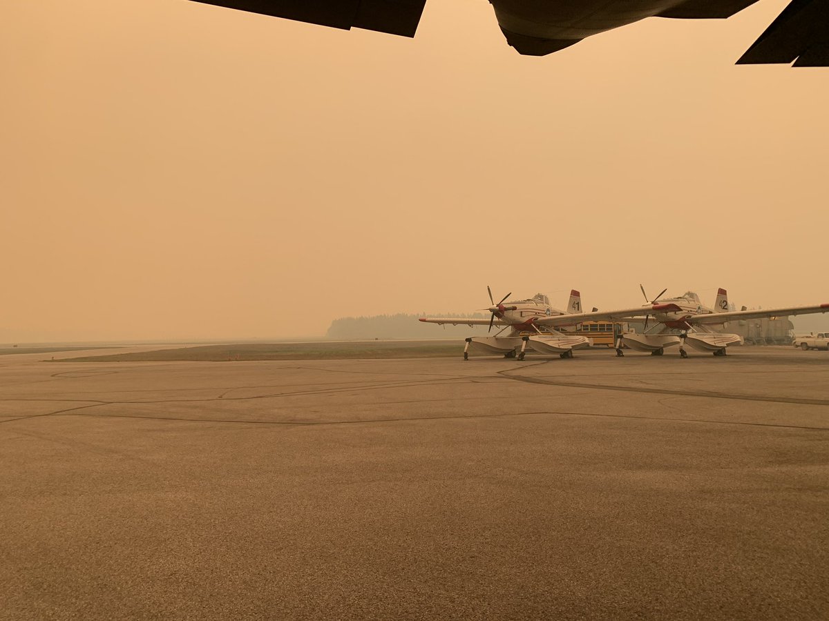JTFN_FOIN's tweet photo. Grâce aux efforts collectifs de toute l'équipe du #GNWT, deux avions Hercules C-130J du #ARC_RCAF ont réussi à évacuer Hay River hier.  #BravoZulo à #NWTFire et à tous ceux qui ont participé à cette intervention rapide et efficace. #OpLENTUS https://t.co/Al4WuTT4b9
