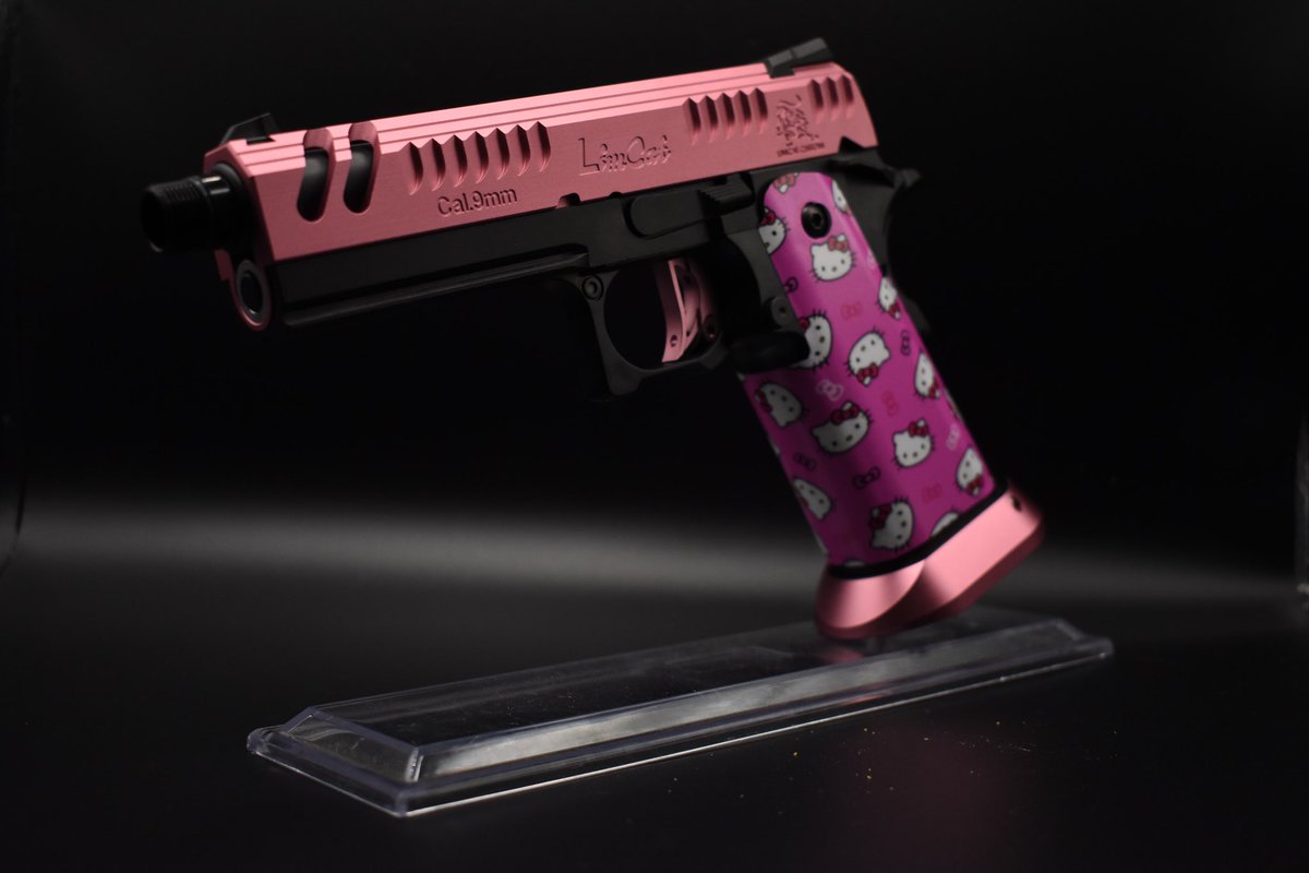 LogicAirsoftUs's tweet photo. Hello Kitty Hi-Capa 🌸💕
#airsoft #customhicapa #HelloKitty https://t.co/394wUe4ipx