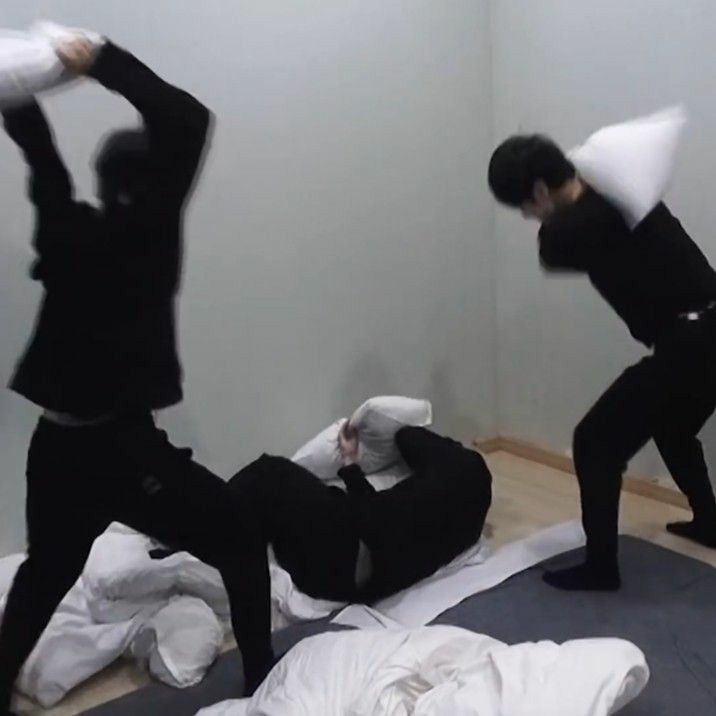 dipeol1's tweet photo. 아니... 진 안올릴랬는데 본진이 너무 트레이싱 하게 생긴 짤을 만들어줌
같이 감상하시죠 https://t.co/utTgno2V3D