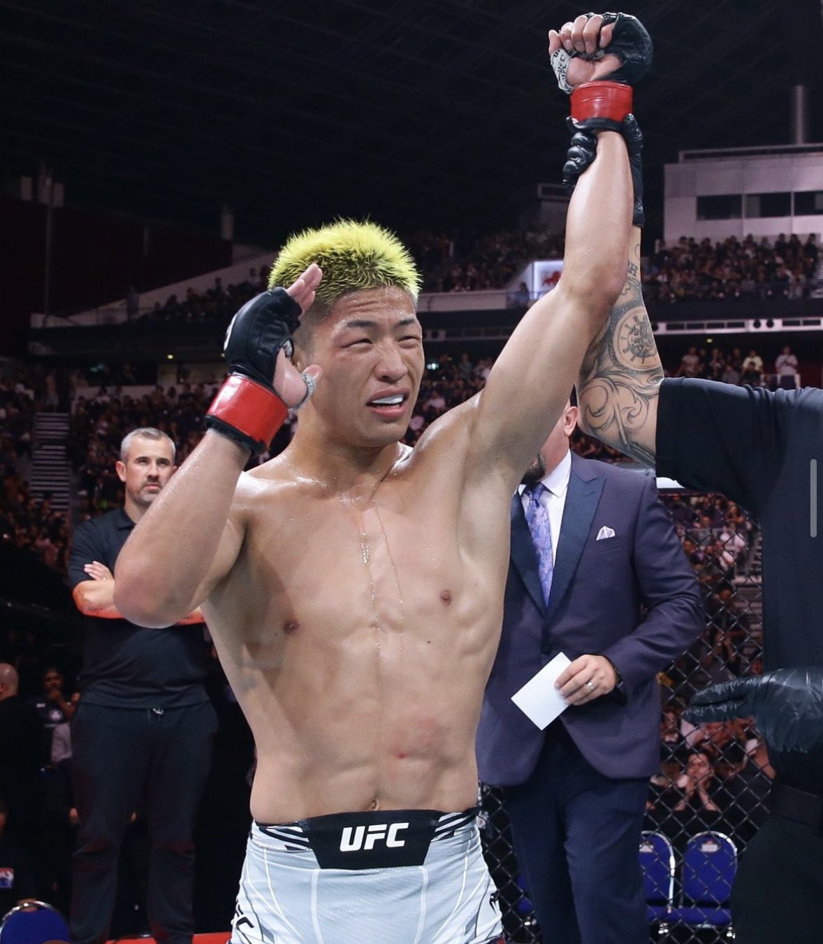 中村倫也 Nakamura Rinya on X: "UFC初戦 無事勝利できました。 今日の100%を出しましたが なかなか思うようにいかず、 フィニッシュには届きませんでしたが、無事一つ駒を進められました！ 日本からの応援が本当に力になりました。 遅くに応援ありがとうございました ...
