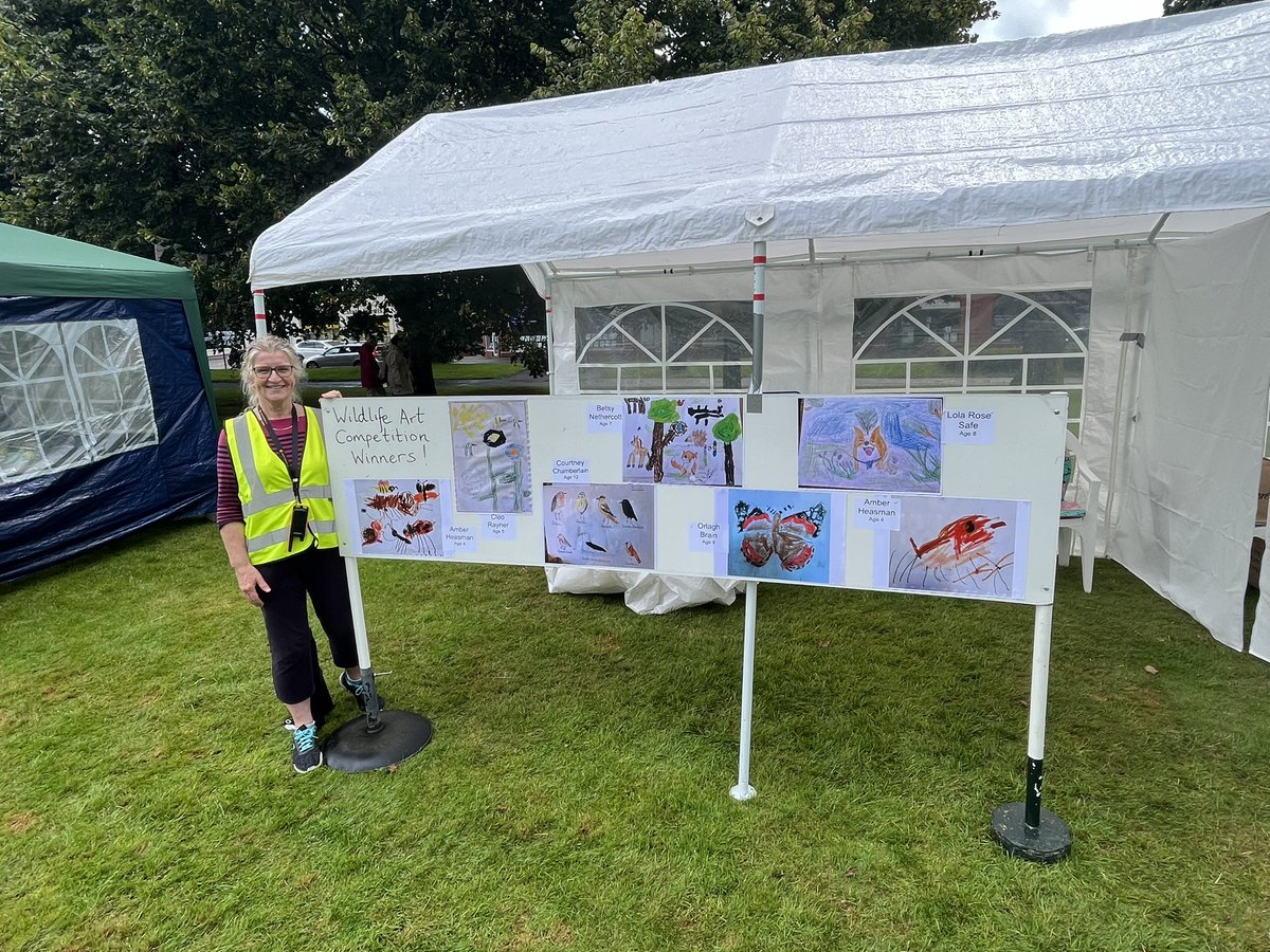 ConservationNFS's tweet image. Lovely day at the #NewForest Bee Fayre 🐝, even if the weather wasn’t kind to us! ☔️ Thank you to all our exhibitioners, art competition entrants 🎨, fancy dress competition entrants 🦋 and visitors who braved the thundery, rainy weather. ⚡️ See you next year! (24.8.24) 🐝