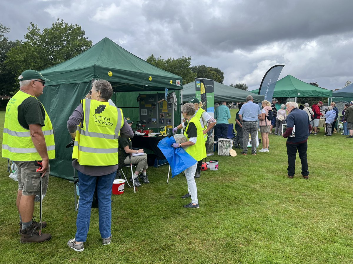ConservationNFS's tweet image. Lovely day at the #NewForest Bee Fayre 🐝, even if the weather wasn’t kind to us! ☔️ Thank you to all our exhibitioners, art competition entrants 🎨, fancy dress competition entrants 🦋 and visitors who braved the thundery, rainy weather. ⚡️ See you next year! (24.8.24) 🐝