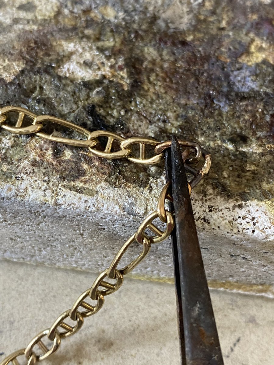 OROJewellers's tweet photo. Jewellery repairs #repairshop  #jewelleryrepair #9ctgoldjewellery  #sheffield #SHEFFIELD #southyorkshire #uk #orojewellers https://t.co/b1NlovyTZh