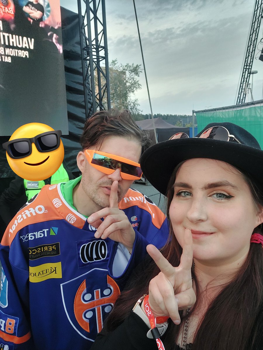 Pinjasin's tweet photo. Täs on nää kuvat mitä otettiin~ ✨️ https://t.co/UIRMJqTwjt